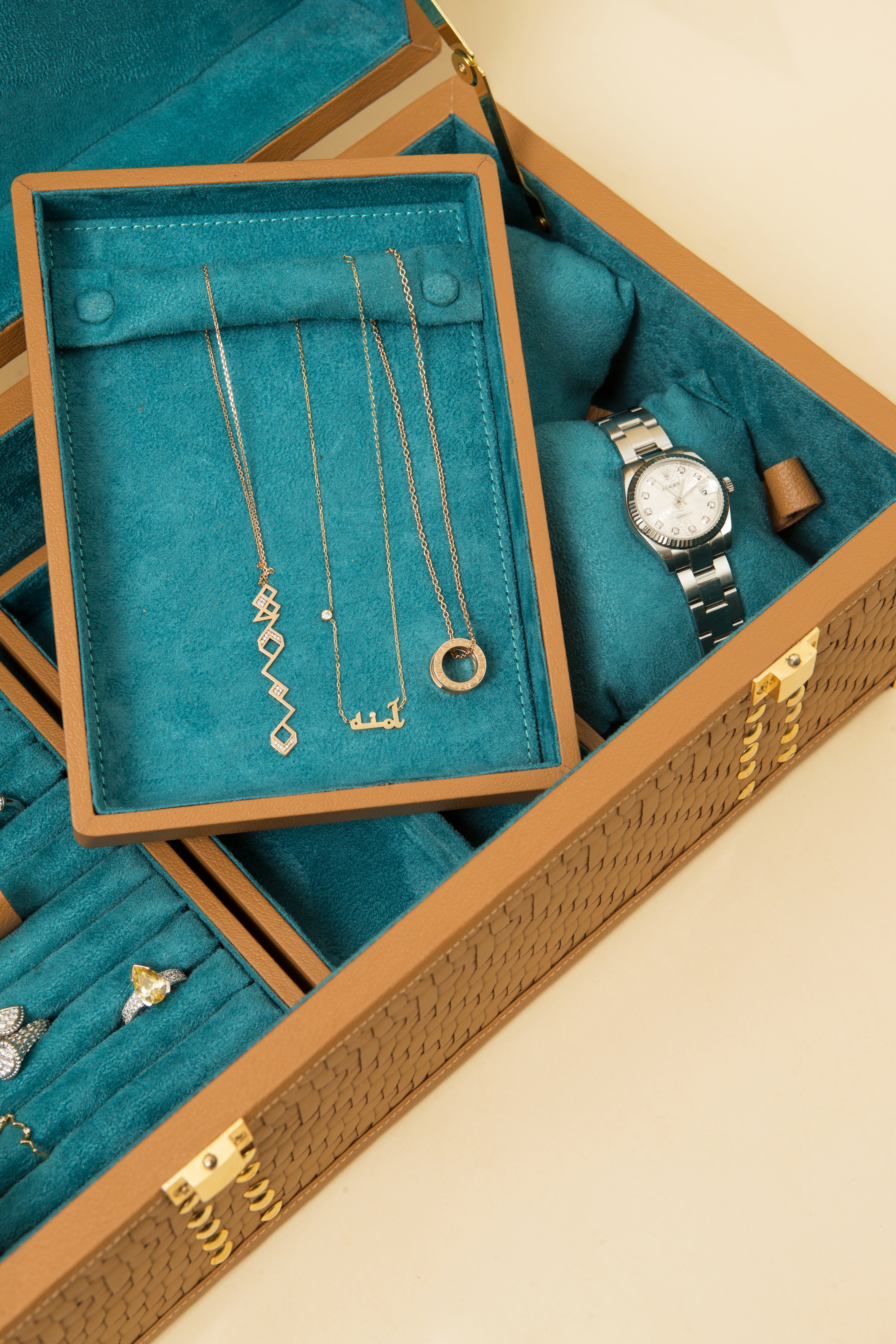 Mandoos – Aljoud Lootah Design Studio